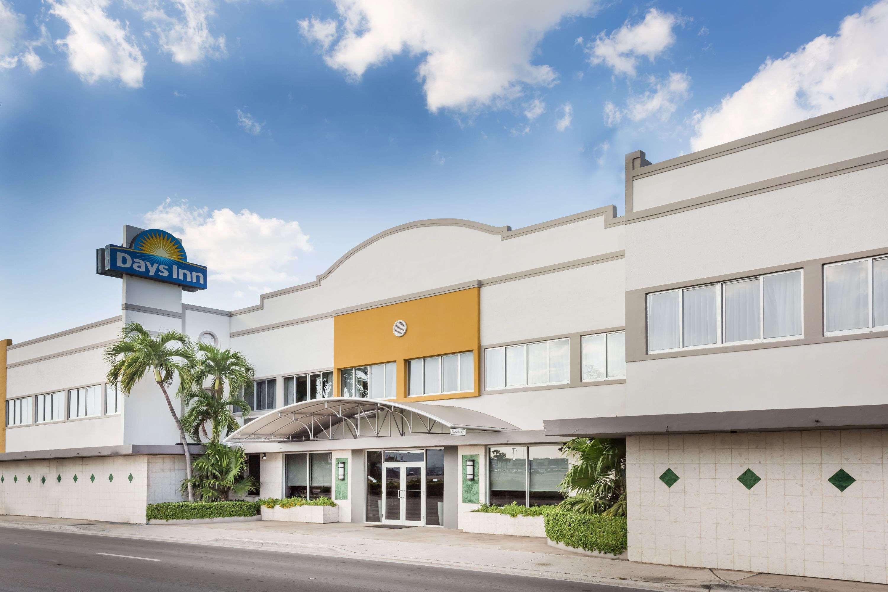Days Inn By Wyndham Miami Airport North Miami Springs Екстериор снимка