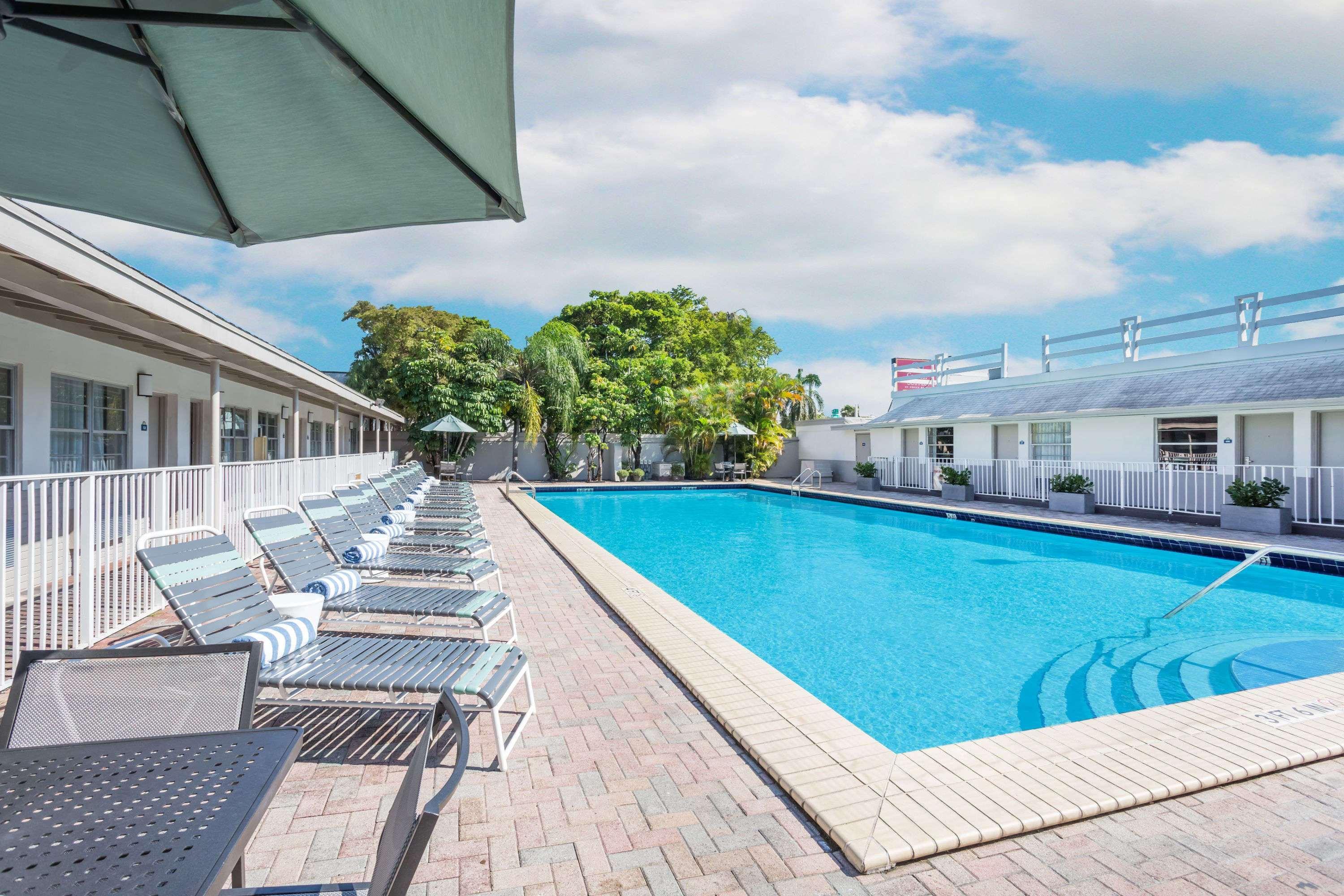 Days Inn By Wyndham Miami Airport North Miami Springs Екстериор снимка