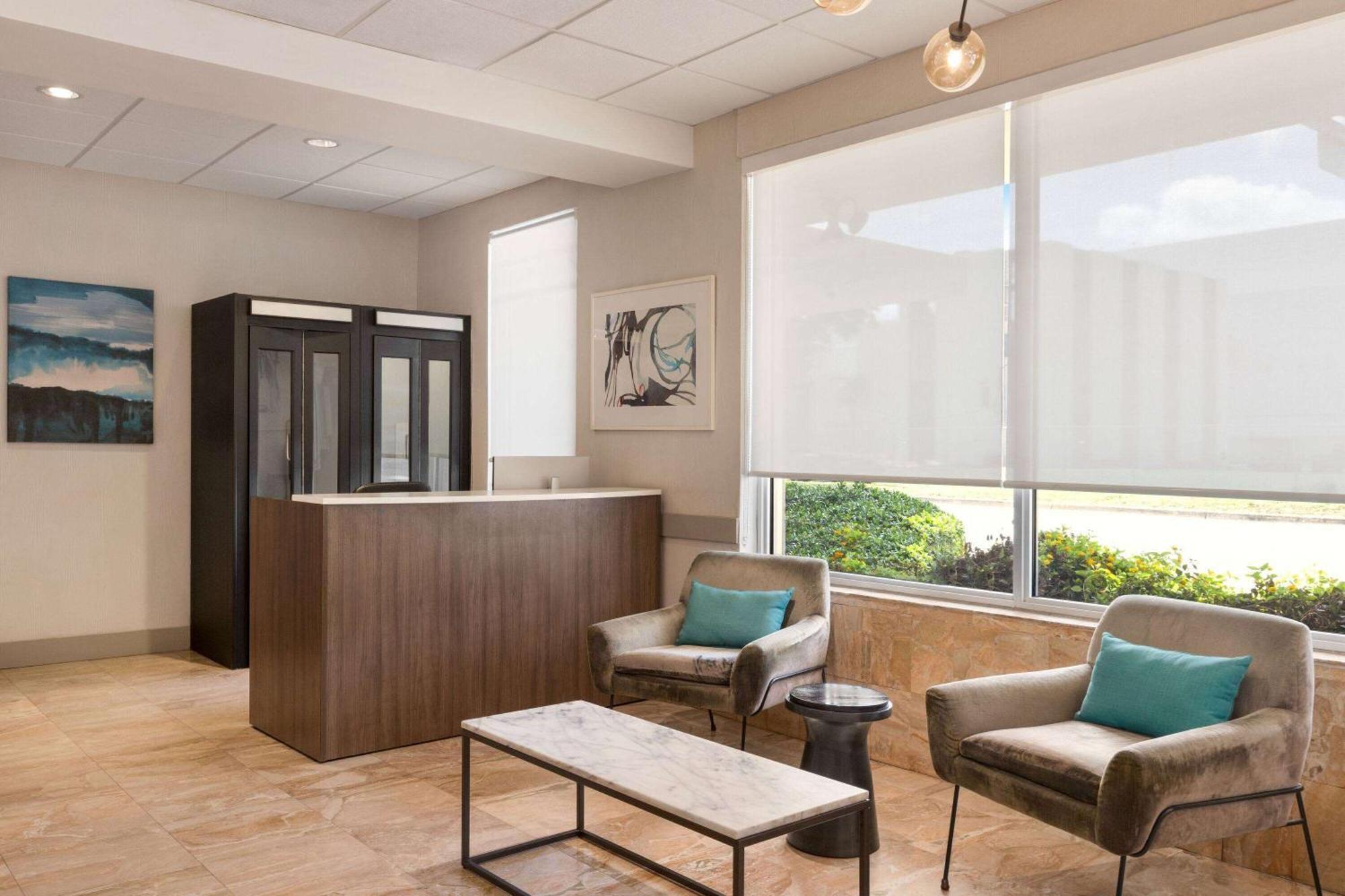 Days Inn By Wyndham Miami Airport North Miami Springs Екстериор снимка