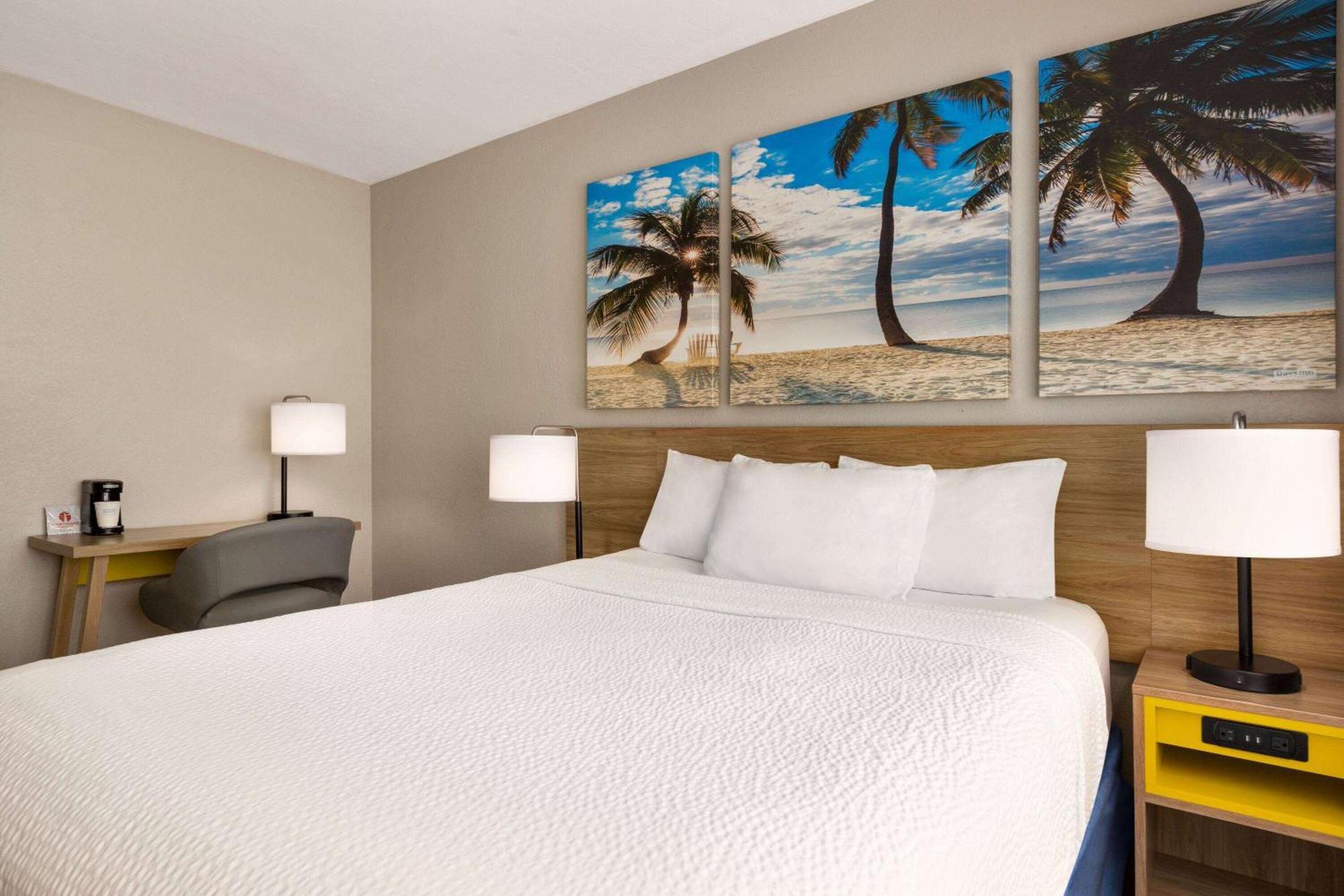 Days Inn By Wyndham Miami Airport North Miami Springs Екстериор снимка