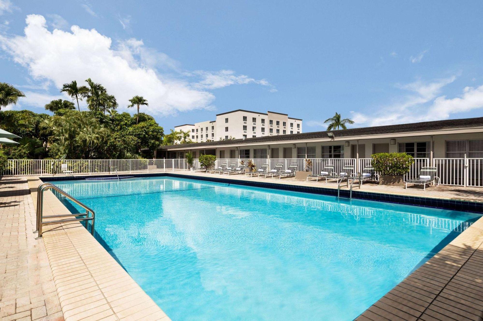 Days Inn By Wyndham Miami Airport North Miami Springs Екстериор снимка