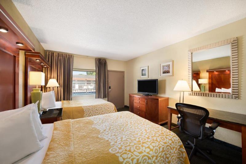 Days Inn By Wyndham Miami Airport North Miami Springs Екстериор снимка